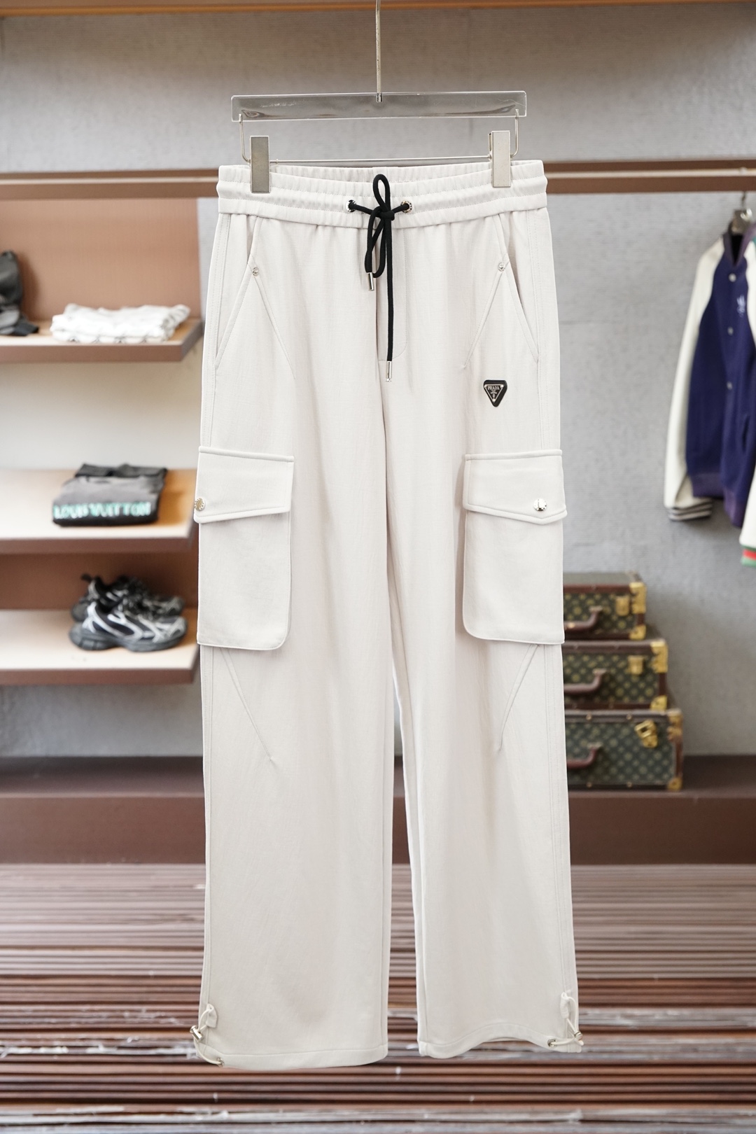 Prada普拉达/2026早春直筒裤🌟🌟男士精品休闲裤.意大利🇮🇹进口面料，最新款上身版型无敌正!绝对可