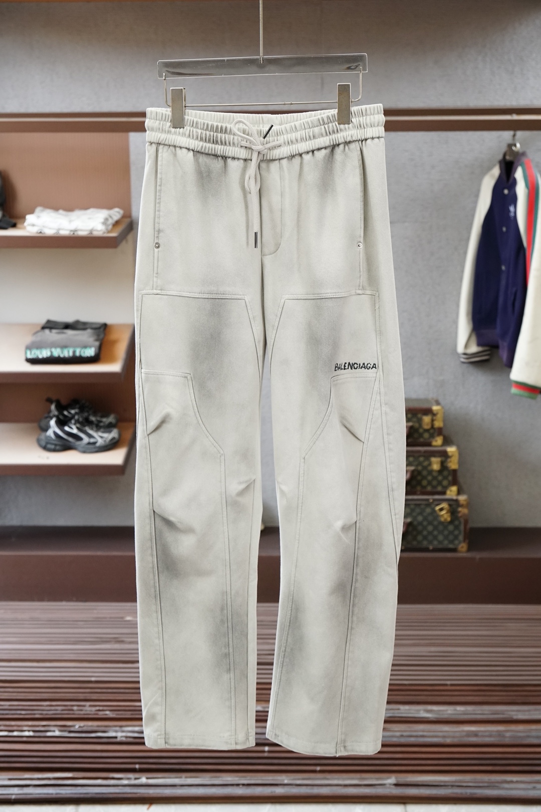 巴黎世家/2026早春直筒裤🌟🌟男士精品休闲裤.意大利🇮🇹进口面料，最新款上身版型无敌正!绝对可以闭眼收