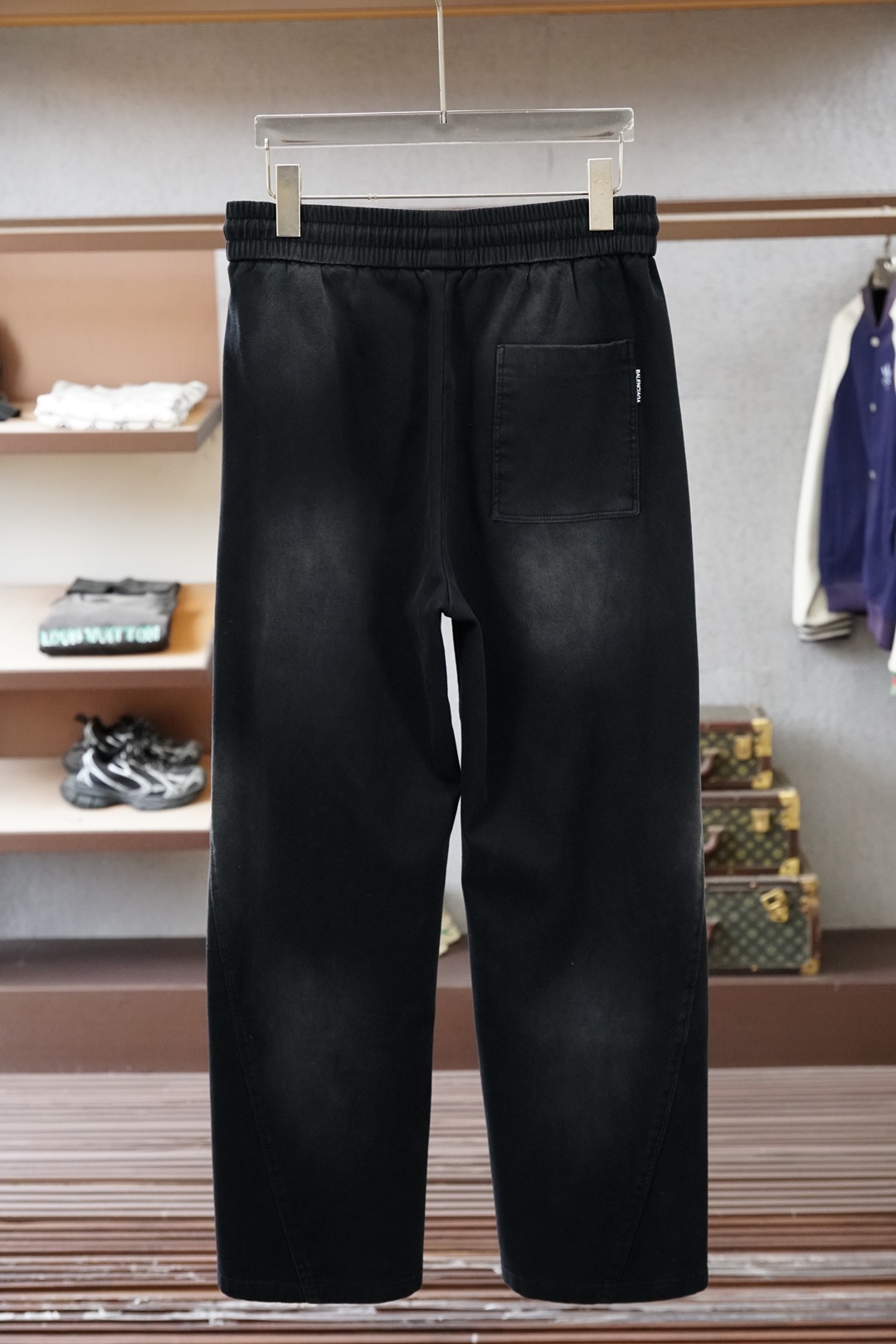 巴黎世家/2026早春直筒裤🌟🌟男士精品休闲裤.意大利🇮🇹进口面料，最新款上身版型无敌正!绝对可以闭眼收