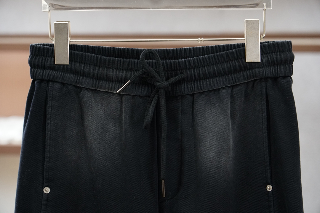巴黎世家/2026早春直筒裤🌟🌟男士精品休闲裤.意大利🇮🇹进口面料，最新款上身版型无敌正!绝对可以闭眼收