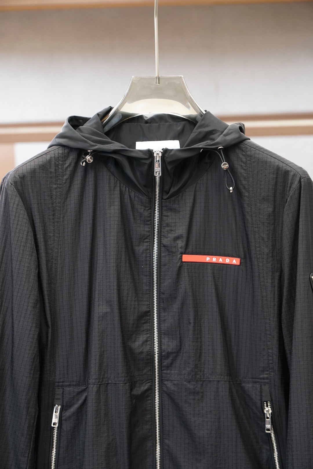 Prada普拉达/2026ss春季新款夹克外套全高端版本！高定专柜面料辅料，透气舒适度高，细节无可挑剔，