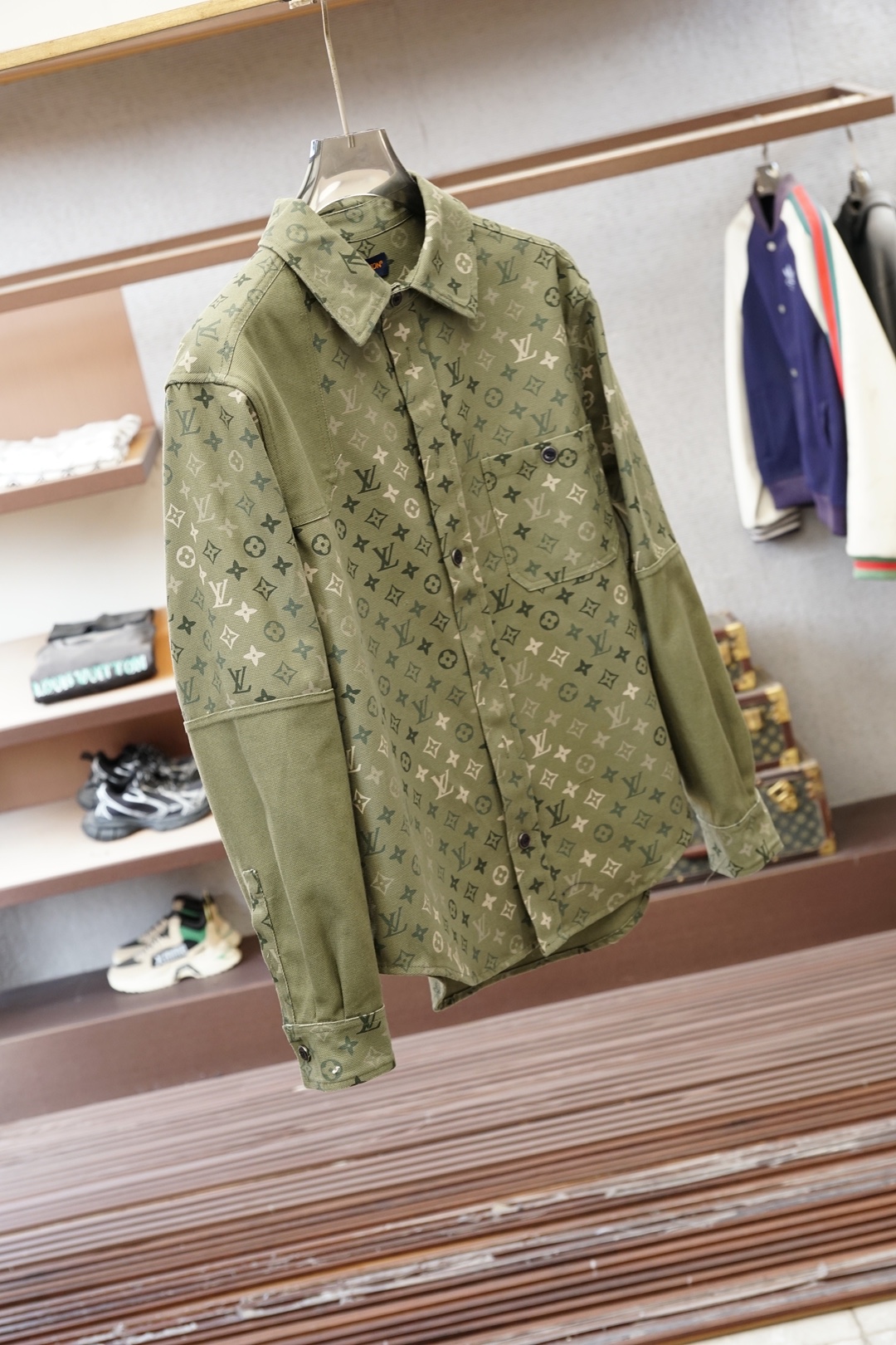 LV路易威登/🍁2026早春新款衬衣外套🔥满身提花，慢慢时尚感，高端品质堪比正品，胸前进口顶极高密度朱地