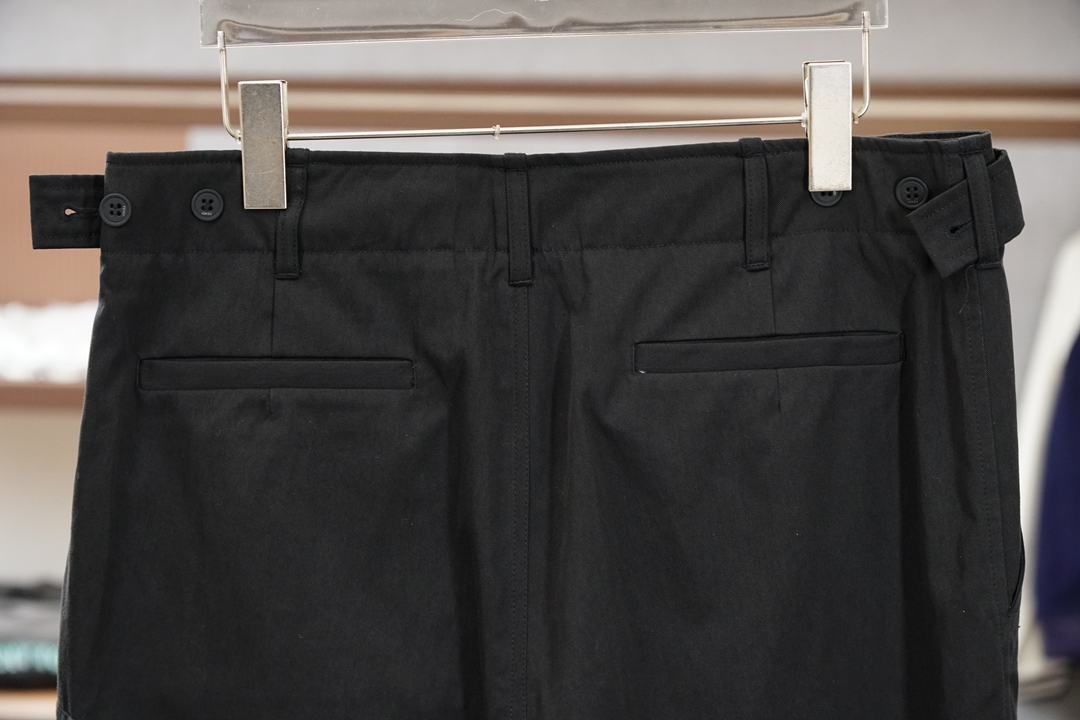 FENDI 芬迪/26SS华达呢腰带环拉链双FF贴袋工装长裤正品9500购入开发，60支锦绵混纺斜纹面料