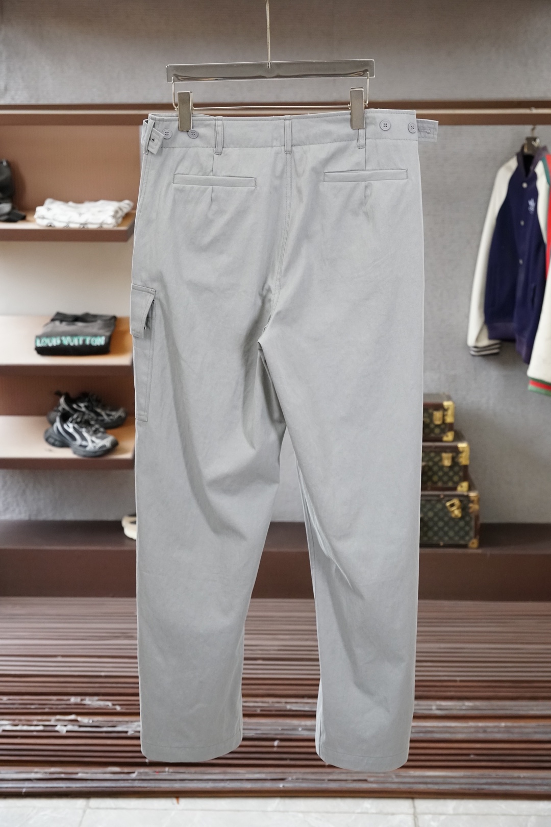 FENDI 芬迪/26SS华达呢腰带环拉链双FF贴袋工装长裤正品9500购入开发，60支锦绵混纺斜纹面料