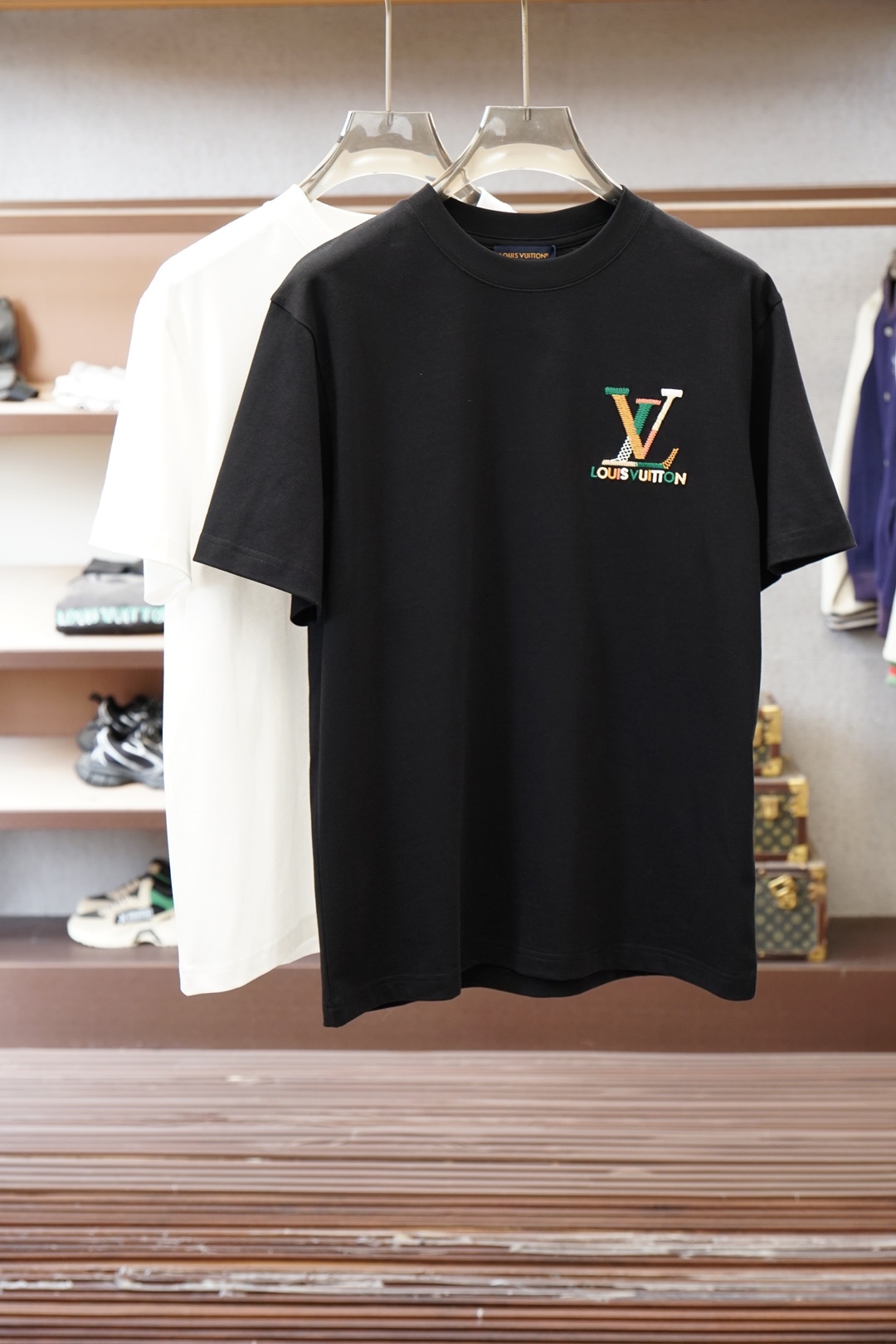 、LV 路易威登/2026春夏新款短袖，最经典净色通勤百搭帅气的圆领短袖打底衫 🦋📟🪆🌹🖖一贯的好版型 