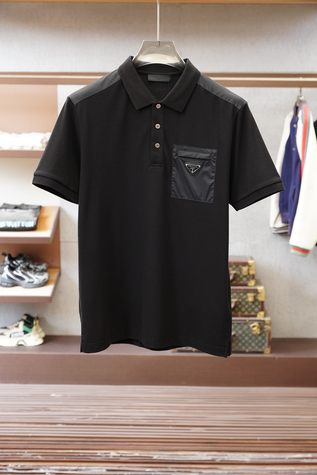 普拉达- Prada/2026ss新品上线🔥🔥🔥双面珠地Polo衫｜双面质感的高阶型格采用双面珠地面料，