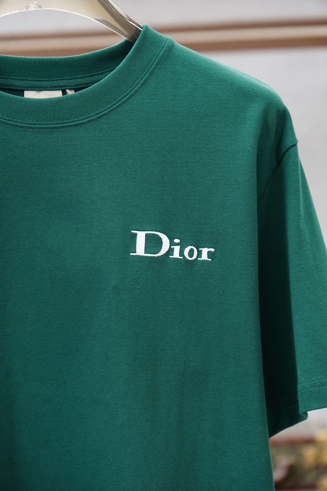 迪奥/Dior2026春夏新款 以简驭繁，于方寸之间镌刻迪奥格调。低调刺绣Logo，是不张扬的身份标识，