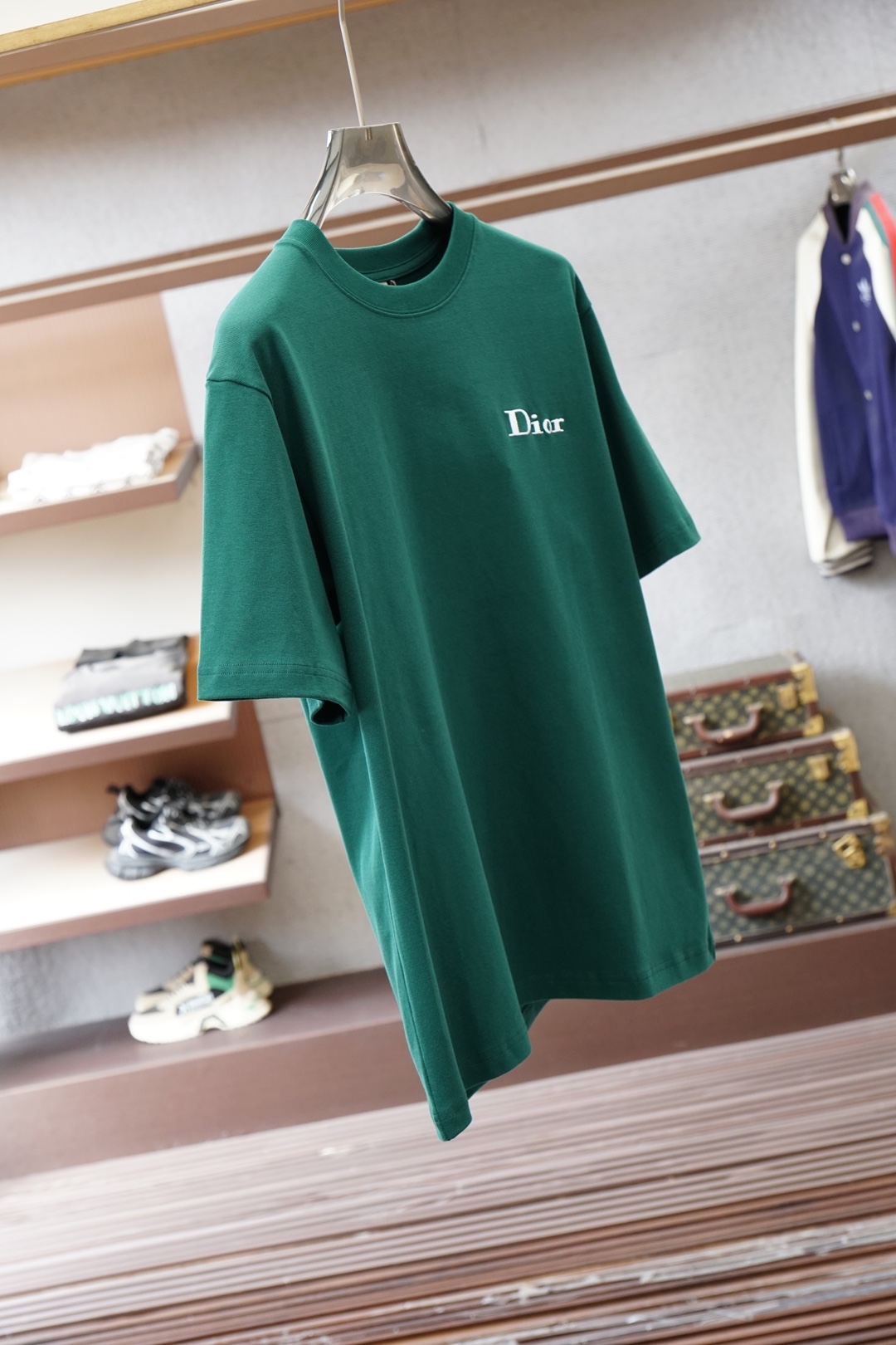 迪奥/Dior2026春夏新款 以简驭繁，于方寸之间镌刻迪奥格调。低调刺绣Logo，是不张扬的身份标识，