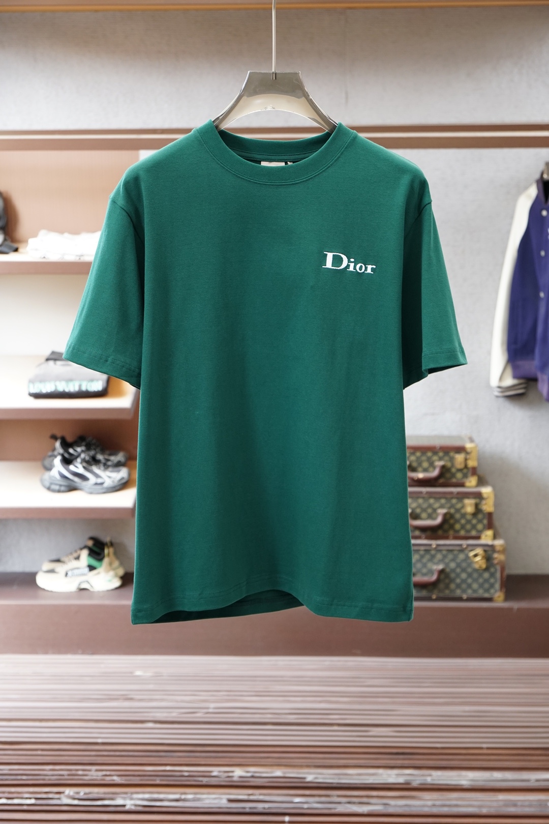 迪奥/Dior2026春夏新款 以简驭繁，于方寸之间镌刻迪奥格调。低调刺绣Logo，是不张扬的身份标识，