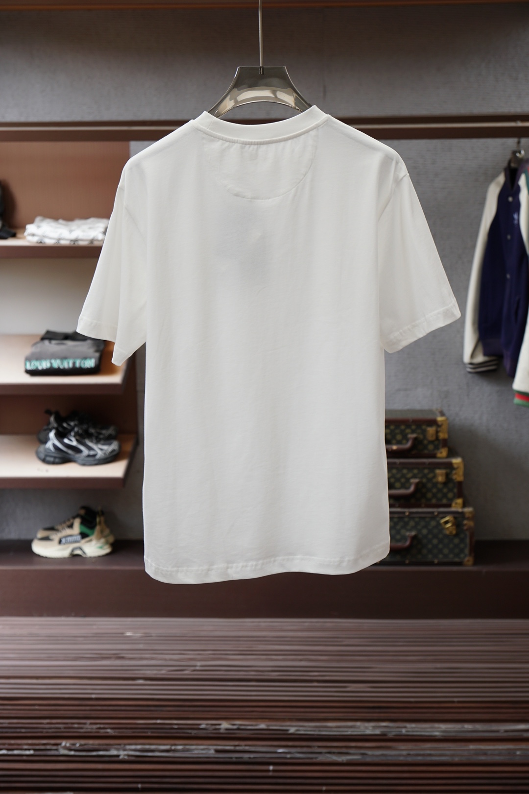 Prada 普拉达/2026春最经典净色通勤百搭帅气的圆领短袖打底衫 🦋📟🪆🌹🖖一贯的好版型 进口原版超