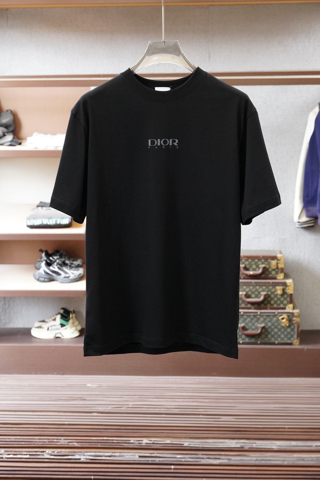 Dior迪奥/2026春夏新款，官网1.1顶级的塑造。纯色刺绣圆领短袖T恤正品9030购入开发，80支双