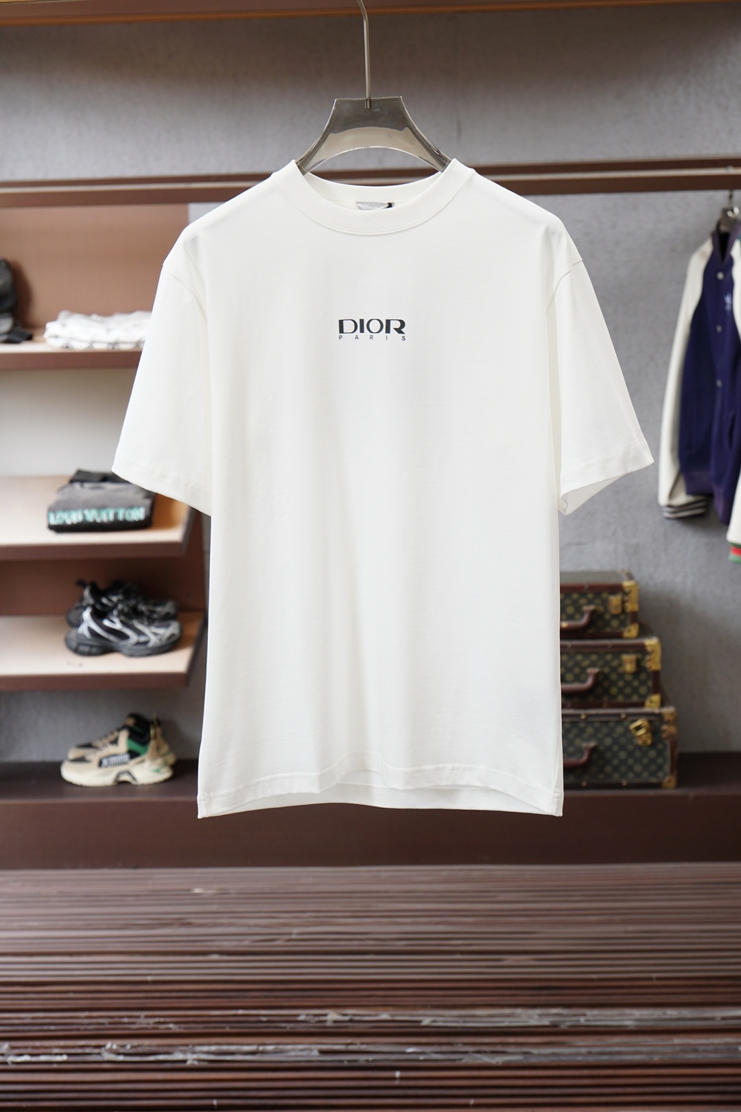 Dior迪奥/2026春夏新款，官网1.1顶级的塑造。纯色刺绣圆领短袖T恤正品9030购入开发，80支双