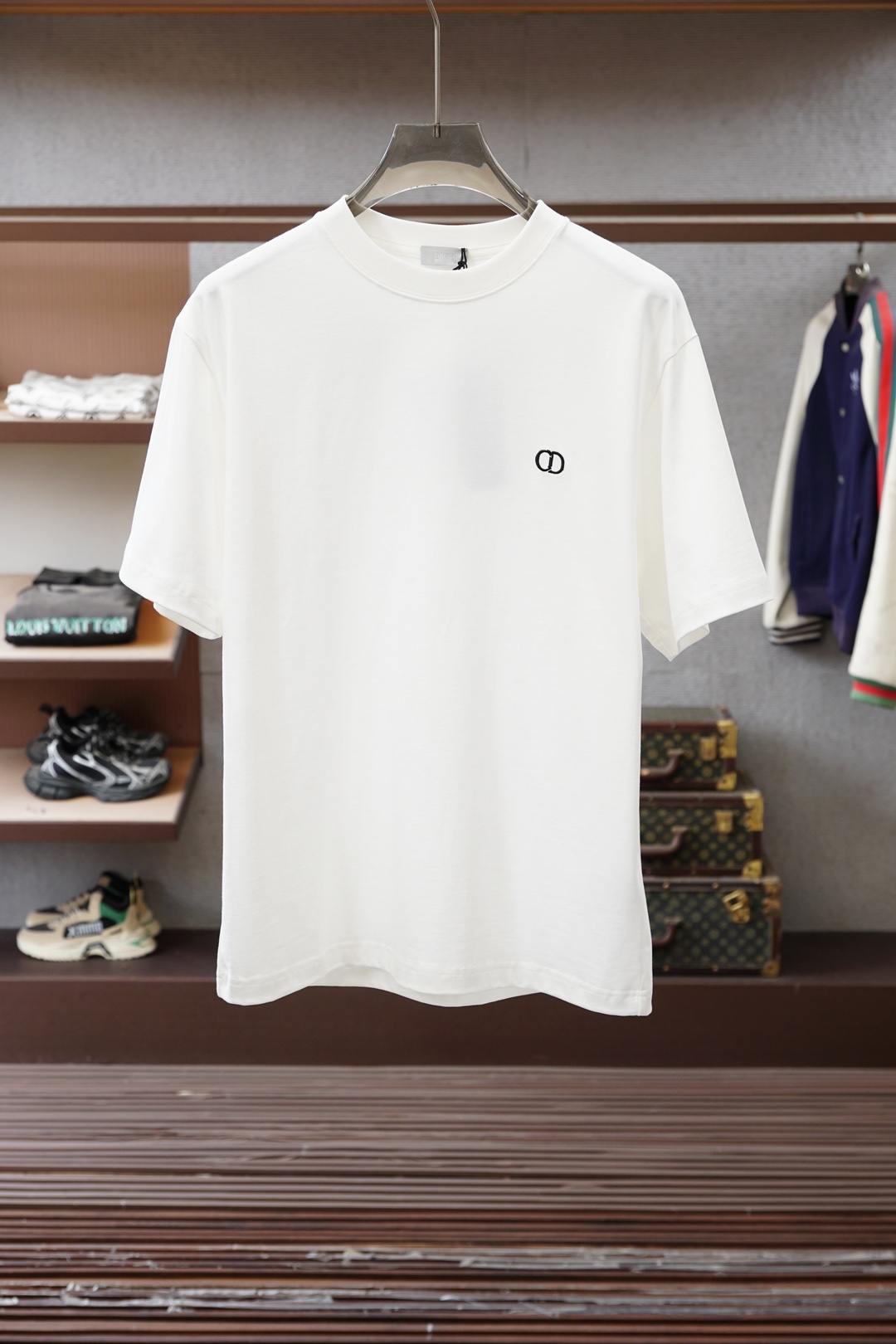Dior迪奥-纯色刺绣圆领短袖T恤正品9030购入开发，80支双股精梳棉，1*1索罗娜罗纹，刺绣布匹酵洗