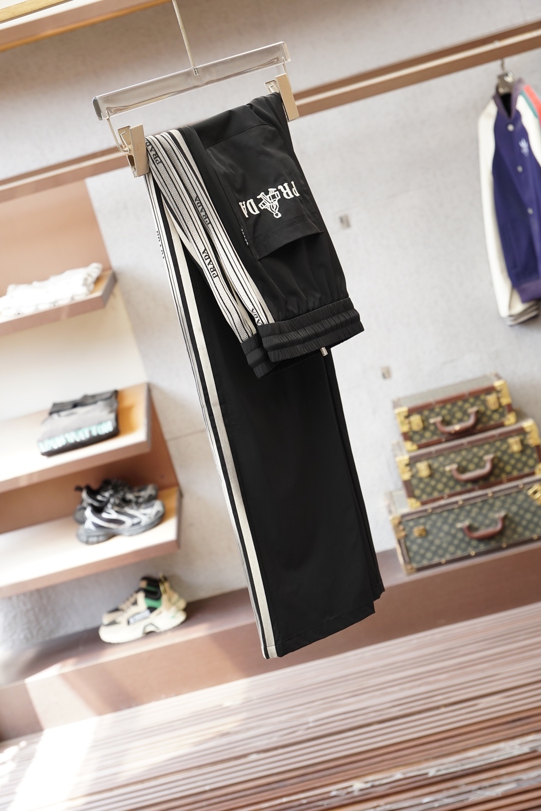 Prada普拉达/2026早春直筒裤🌟🌟男士精品休闲裤.意大利🇮🇹进口面料，最新款上身版型无敌正!绝对可