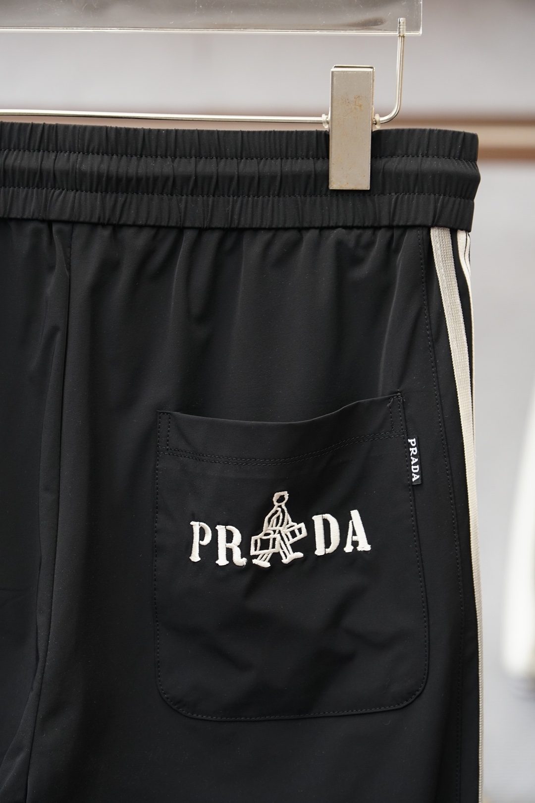 Prada普拉达/2026早春直筒裤🌟🌟男士精品休闲裤.意大利🇮🇹进口面料，最新款上身版型无敌正!绝对可