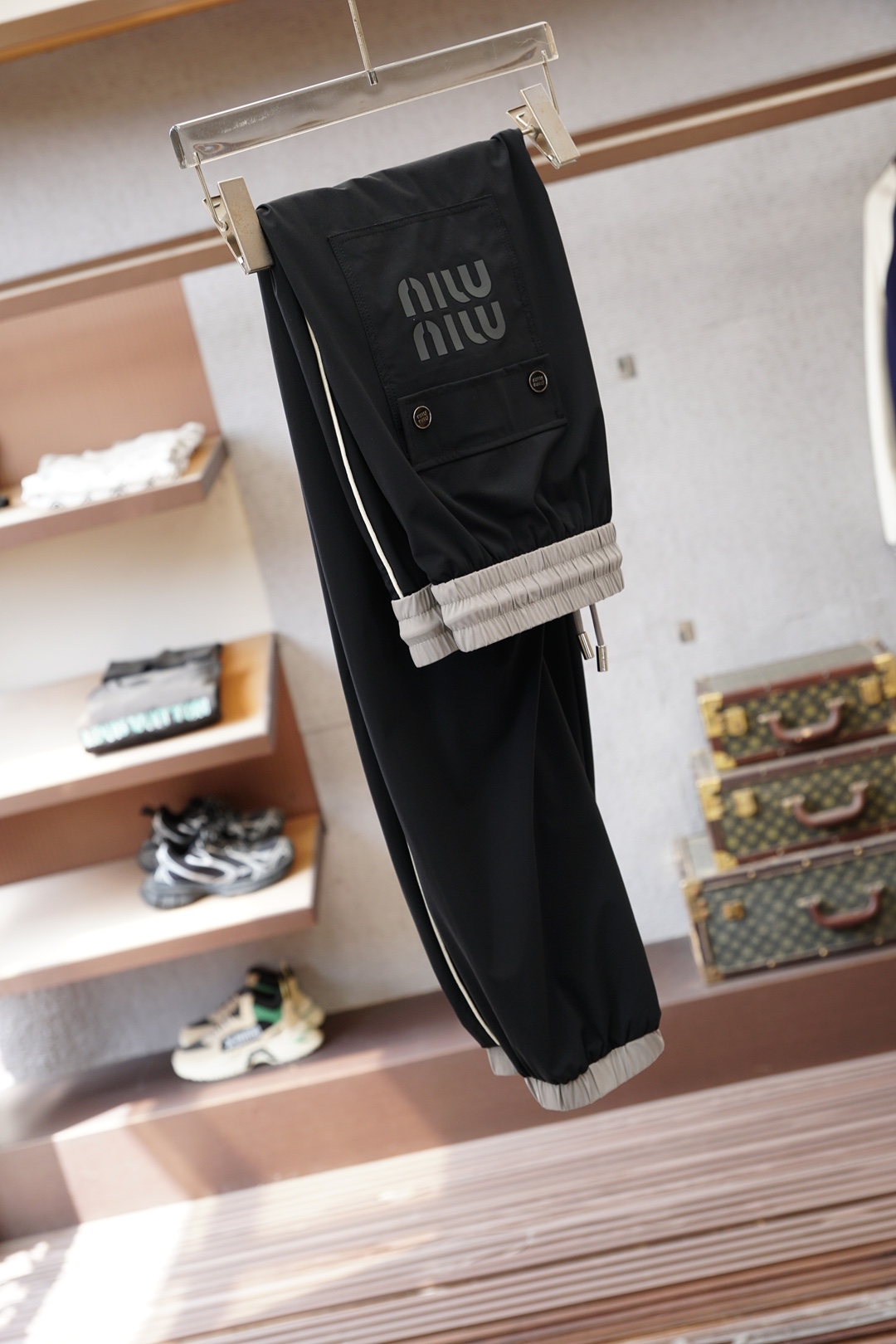 Miu Miu-2026早春直筒裤🌟🌟男士精品休闲裤.意大利🇮🇹进口面料，最新款上身版型无敌正!绝对可以