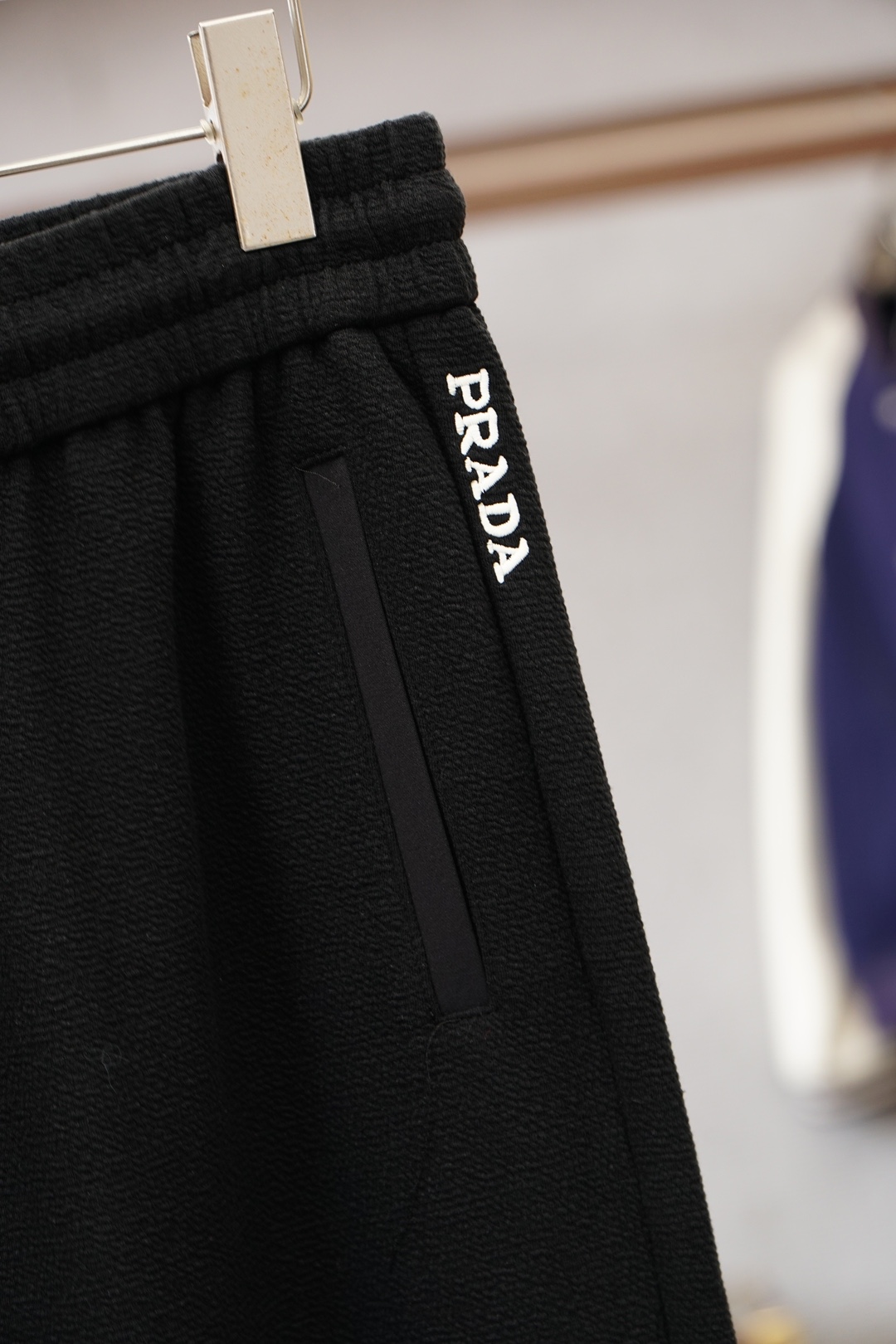 Prada普拉达-2026早春直筒裤🌟🌟男士精品休闲裤.意大利🇮🇹进口面料，最新款上身版型无敌正!绝对可