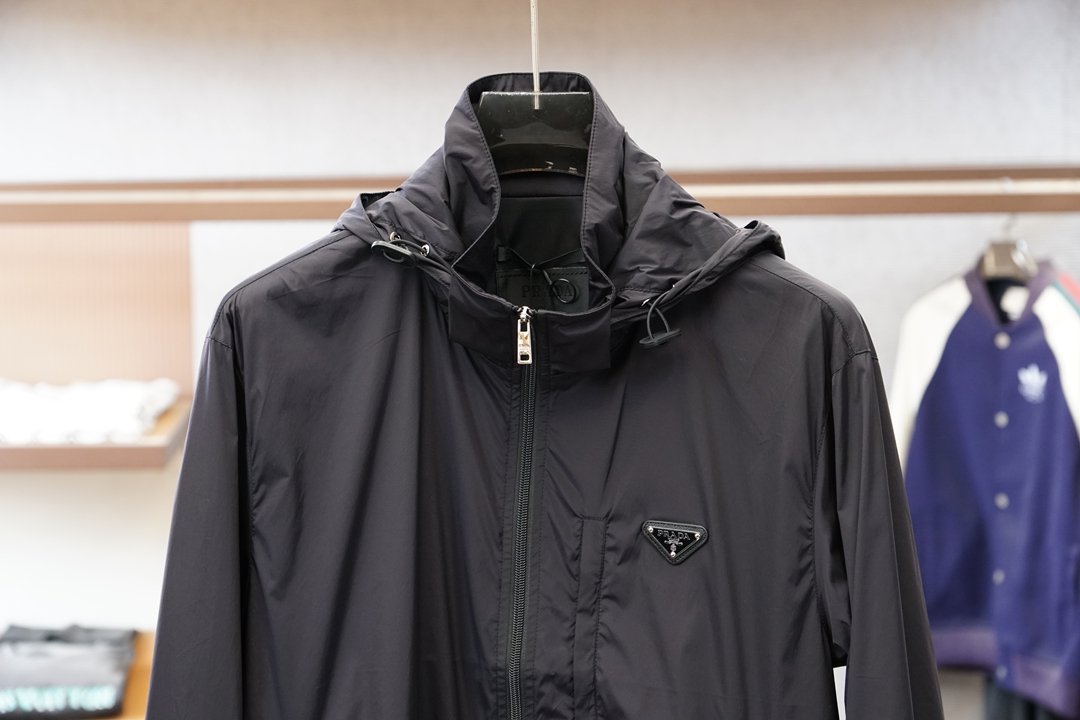 Prada普拉达/💜「2026」SS新品火爆上市💜💟质量💟工艺💟设计💟剪裁💌甄选定制高端夹克 兼具柔软亲