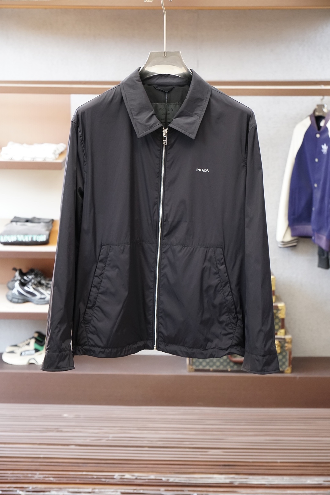 Prada普拉达/💜「2026」SS新品火爆上市💜💟质量💟工艺💟设计💟剪裁💌甄选定制高端夹克 兼具柔软亲