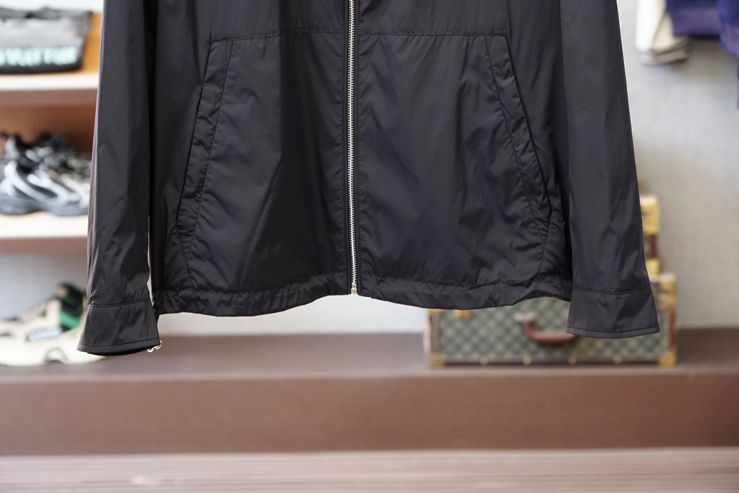 Prada普拉达/💜「2026」SS新品火爆上市💜💟质量💟工艺💟设计💟剪裁💌甄选定制高端夹克 兼具柔软亲