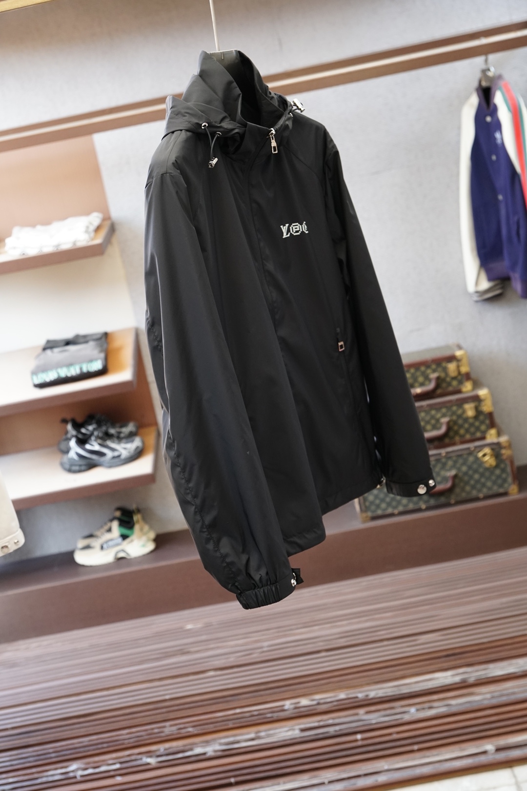 Lv-💜「2026」SS新品火爆上市💜💟质量💟工艺💟设计💟剪裁💌甄选定制高端夹克 兼具柔软亲肤与抗皱质感