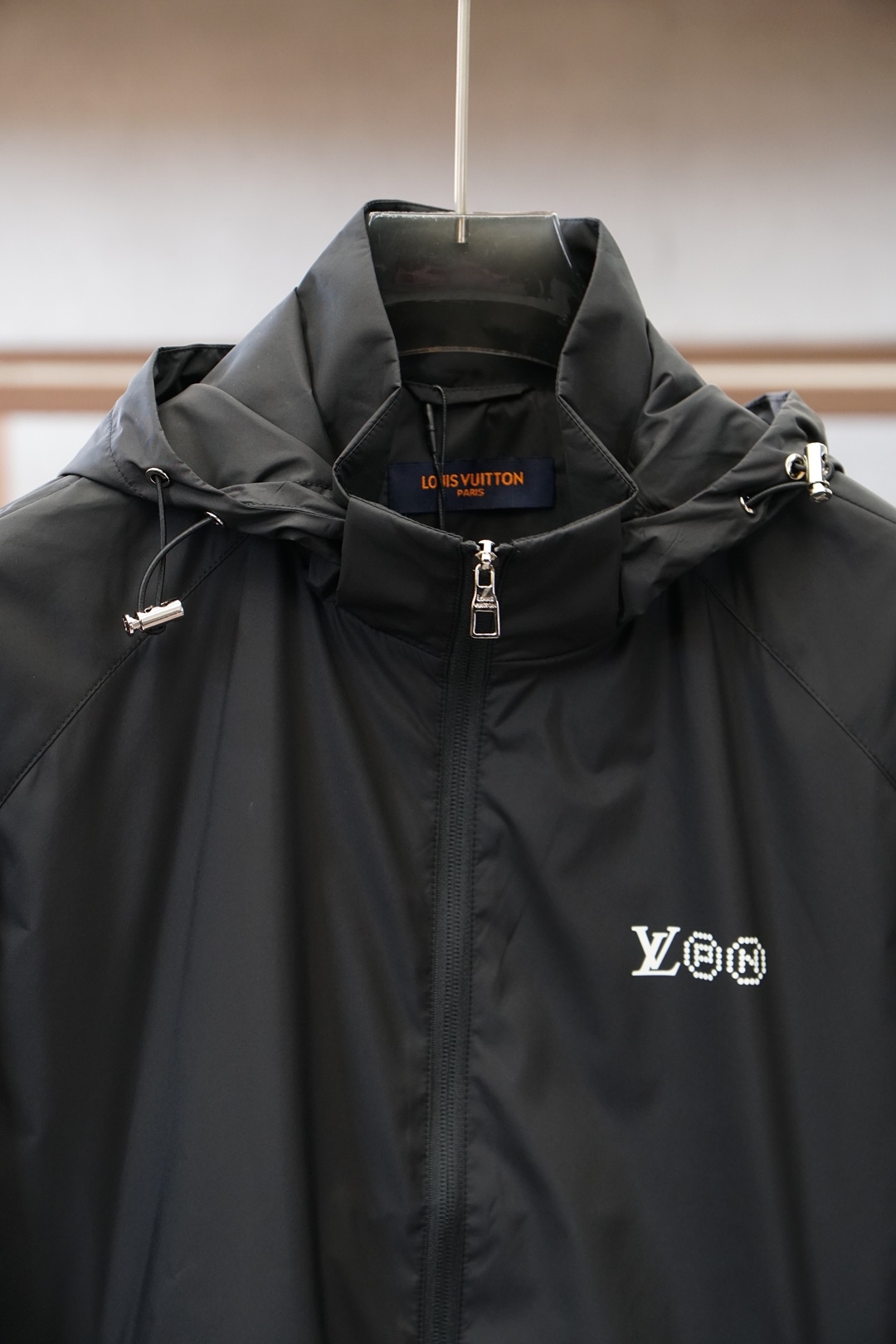 Lv-💜「2026」SS新品火爆上市💜💟质量💟工艺💟设计💟剪裁💌甄选定制高端夹克 兼具柔软亲肤与抗皱质感