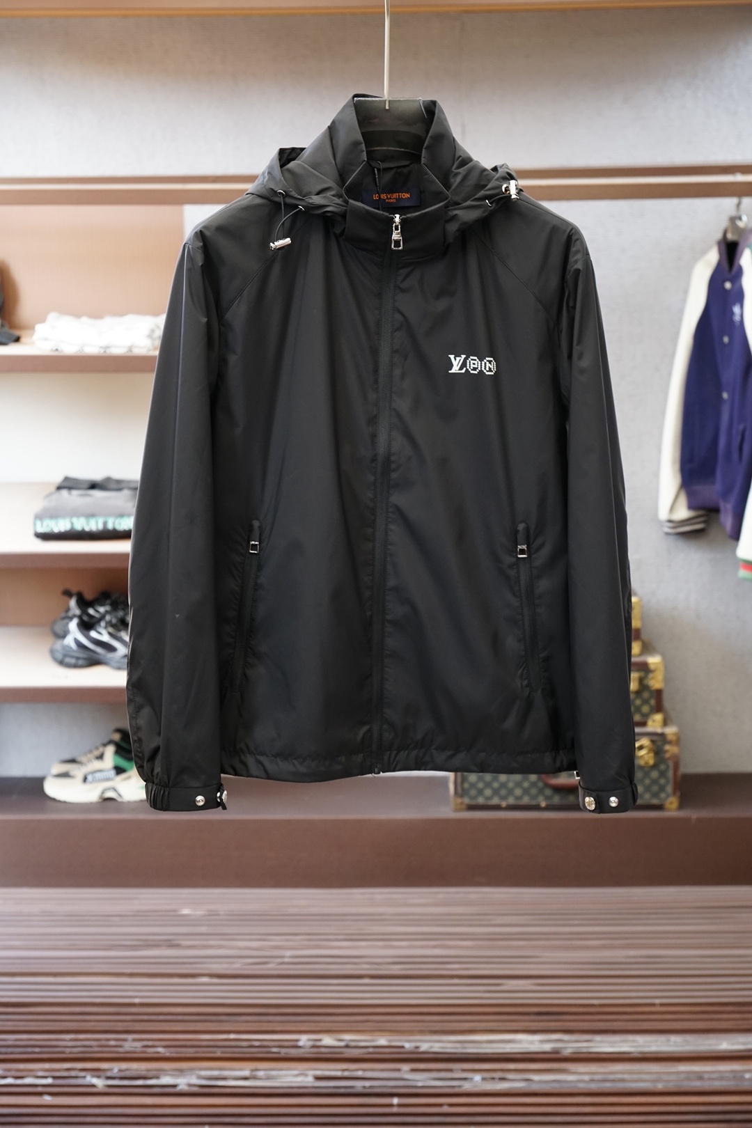 Lv-💜「2026」SS新品火爆上市💜💟质量💟工艺💟设计💟剪裁💌甄选定制高端夹克 兼具柔软亲肤与抗皱质感