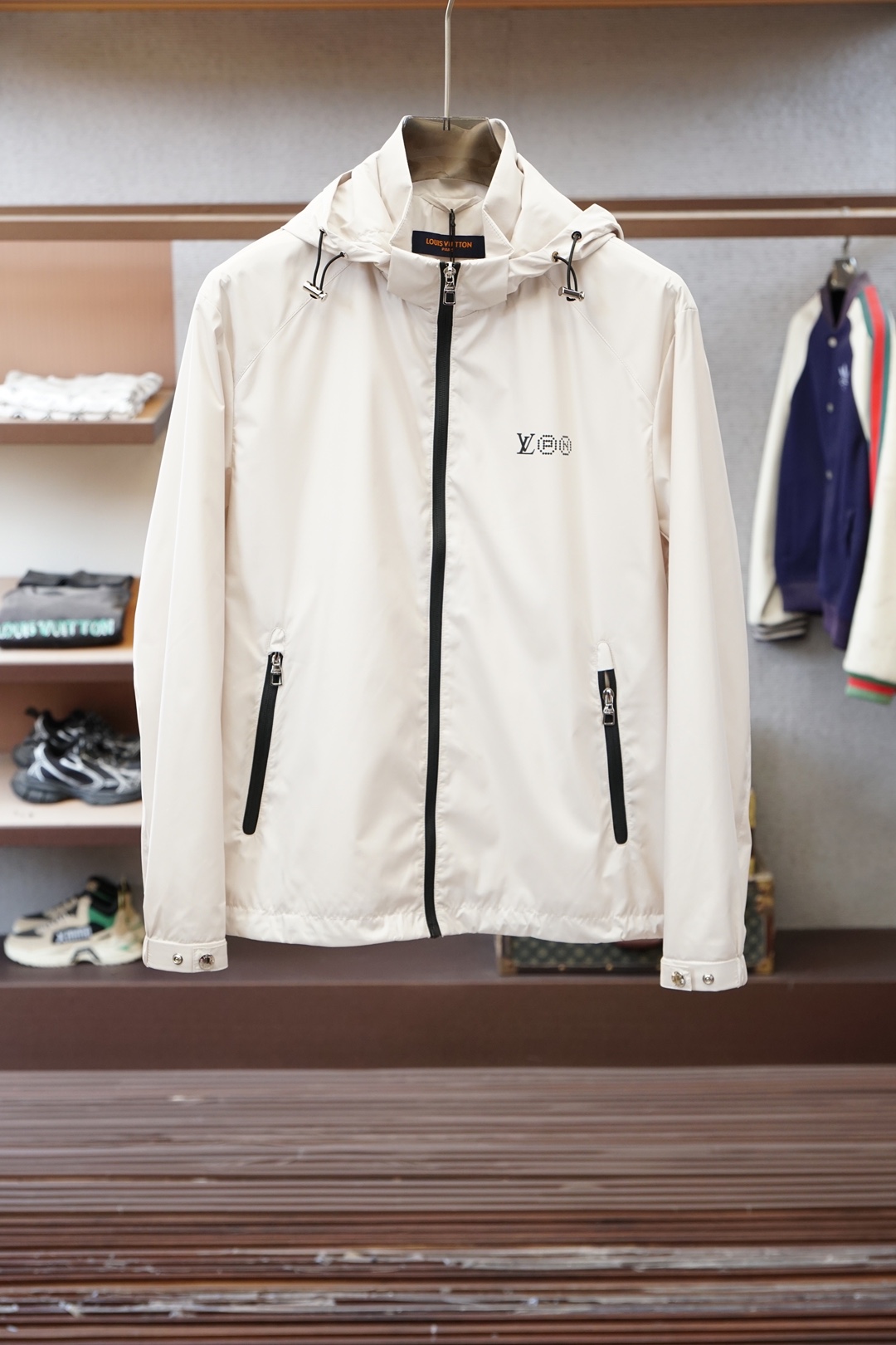 Lv-💜「2026」SS新品火爆上市💜💟质量💟工艺💟设计💟剪裁💌甄选定制高端夹克 兼具柔软亲肤与抗皱质感