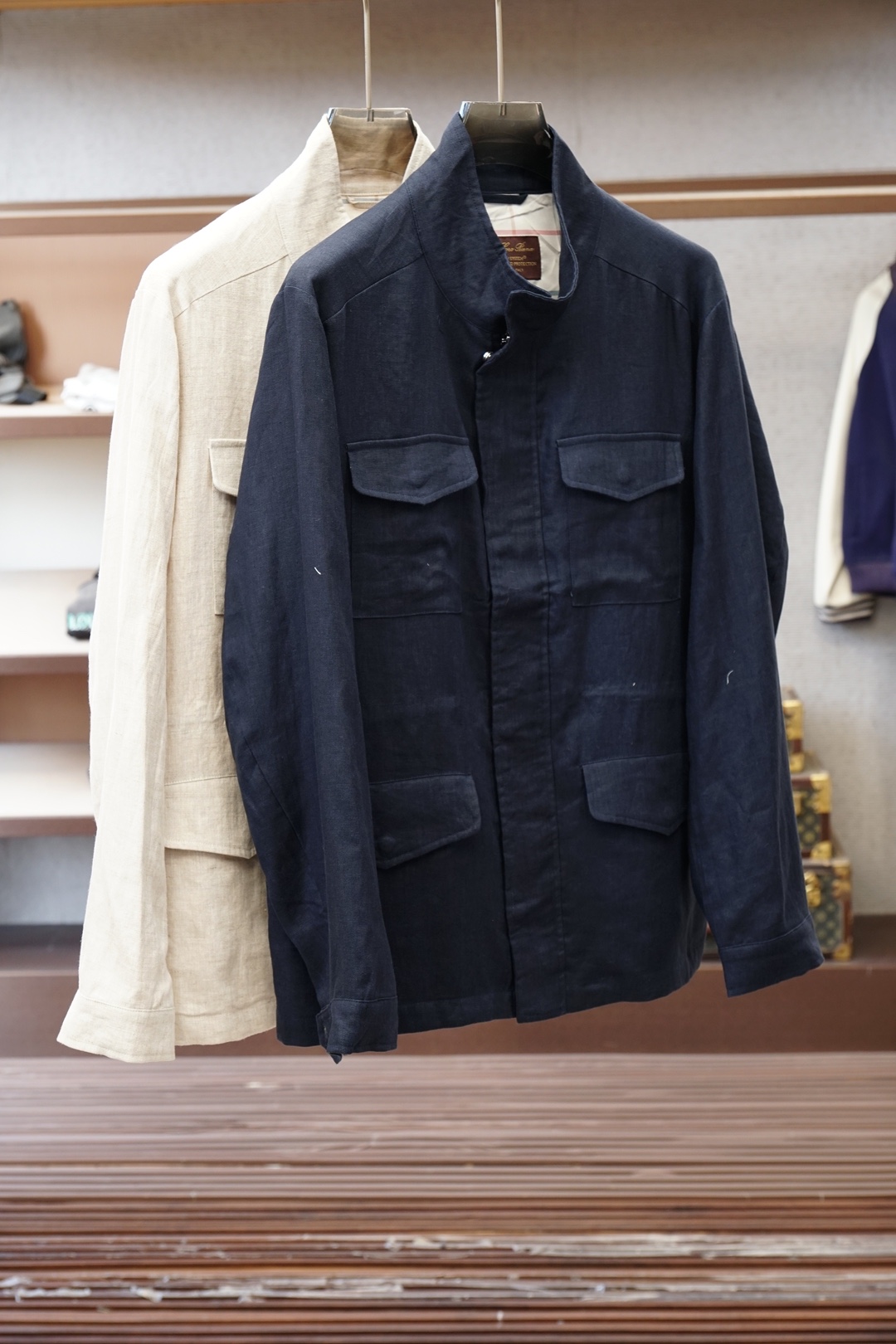 秋冬系列上新✨Loro piana-Lor*老前风外套诺悠翩雅秋冬推出新单品绝佳的造型感，选用舒适高品质