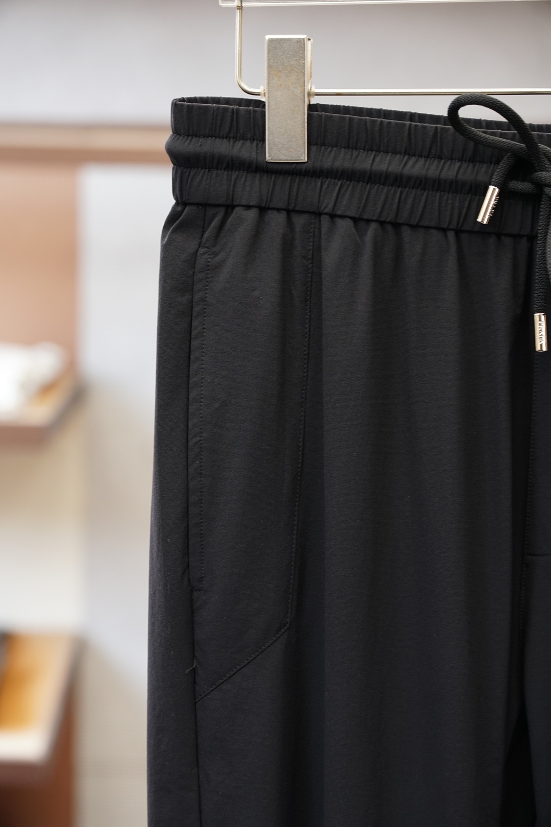 普拉达-原版1.1顶级原单，出入专柜毫无压力，2026秋冬新品🎉休闲裤，奢华经典品牌LOGO设计！松紧腰