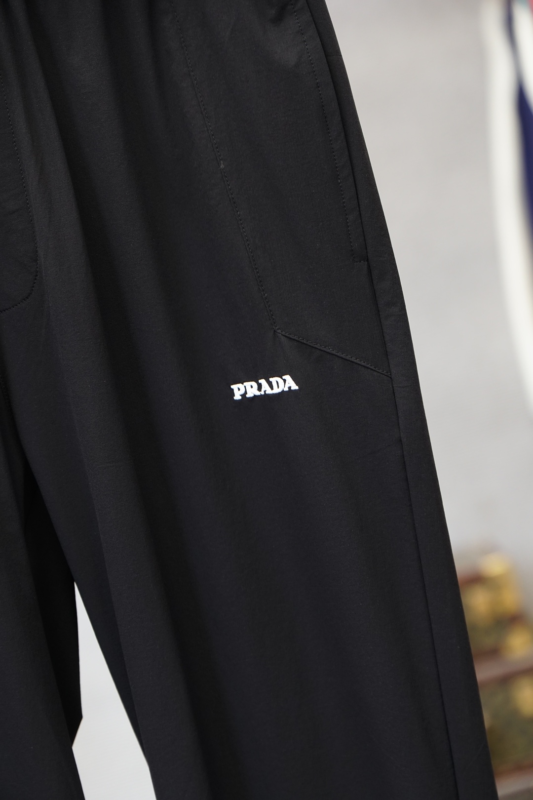 普拉达-原版1.1顶级原单，出入专柜毫无压力，2026秋冬新品🎉休闲裤，奢华经典品牌LOGO设计！松紧腰