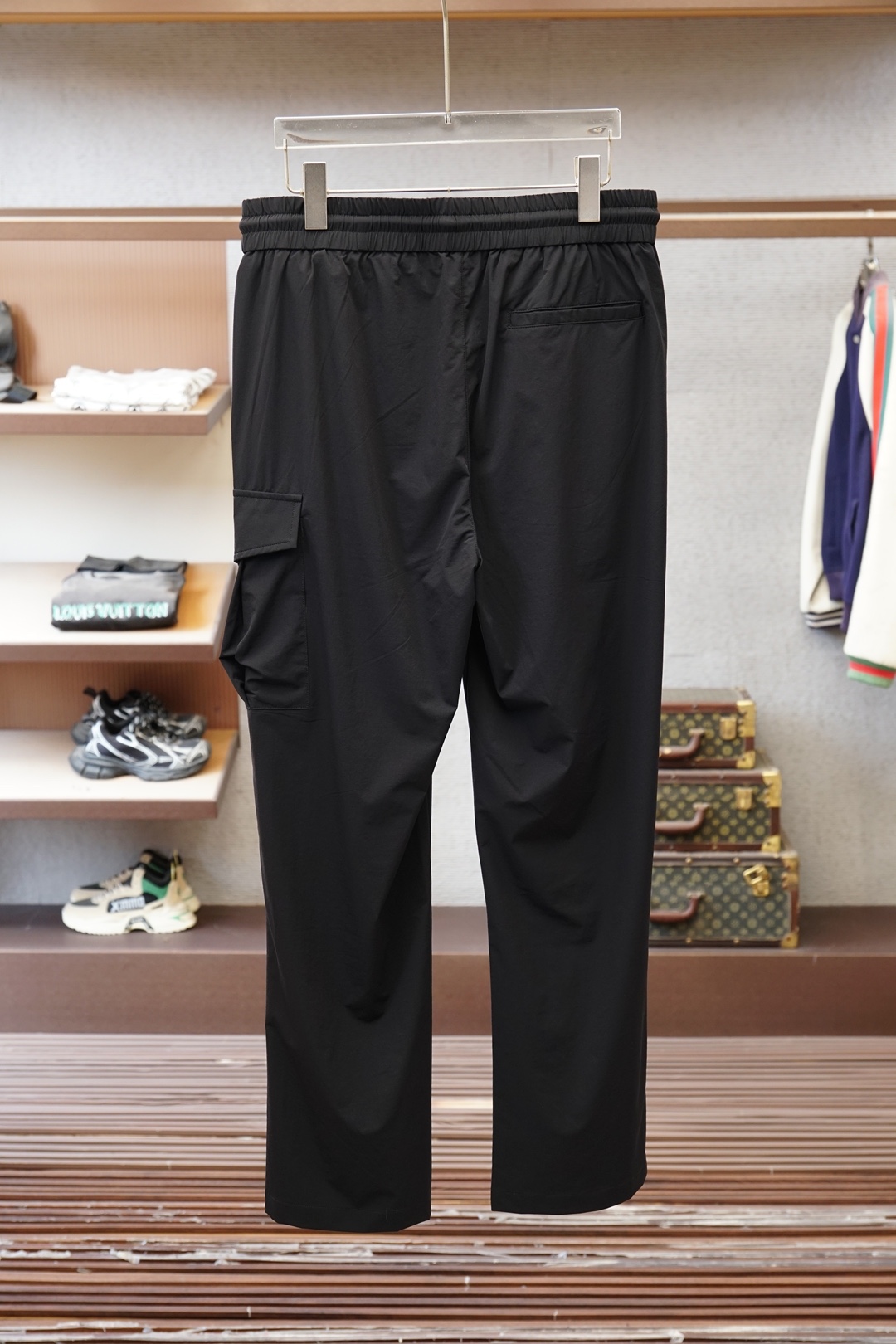 LV-原版1.1顶级原单，出入专柜毫无压力，2026春夏休闲：奢华经典品牌LOGO设计！松紧腰休闲裤 ”