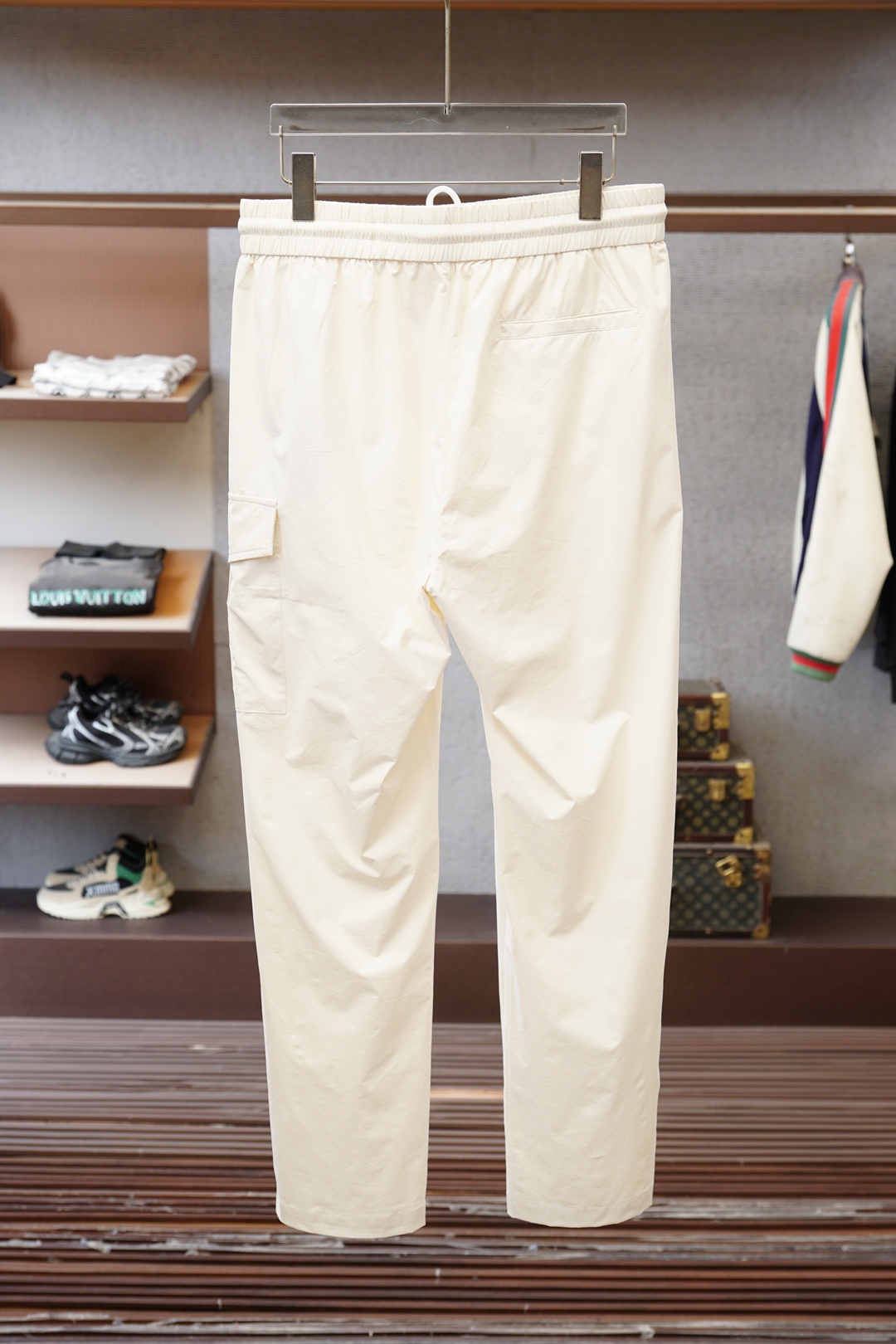 LV-原版1.1顶级原单，出入专柜毫无压力，2026春夏休闲：奢华经典品牌LOGO设计！松紧腰休闲裤 ”