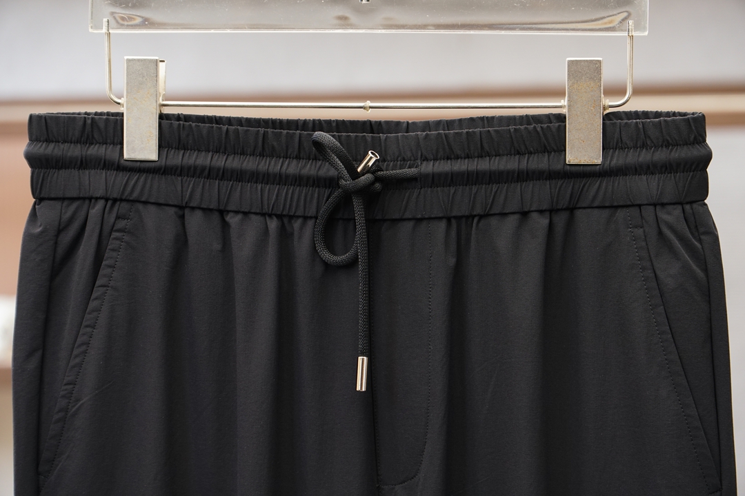 LV-原版1.1顶级原单，出入专柜毫无压力，2026春夏休闲：奢华经典品牌LOGO设计！松紧腰休闲裤 ”