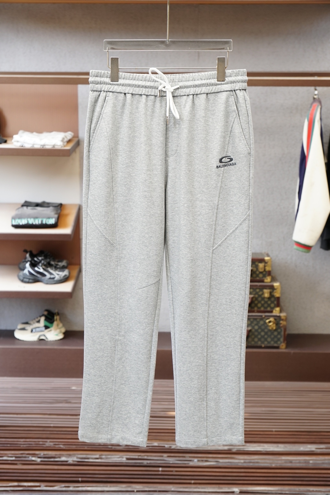 巴黎世家--原版1.1顶级原单，出入专柜毫无压力，2026春夏🎉休闲裤奢华经典品牌LOGO设计！松紧腰休