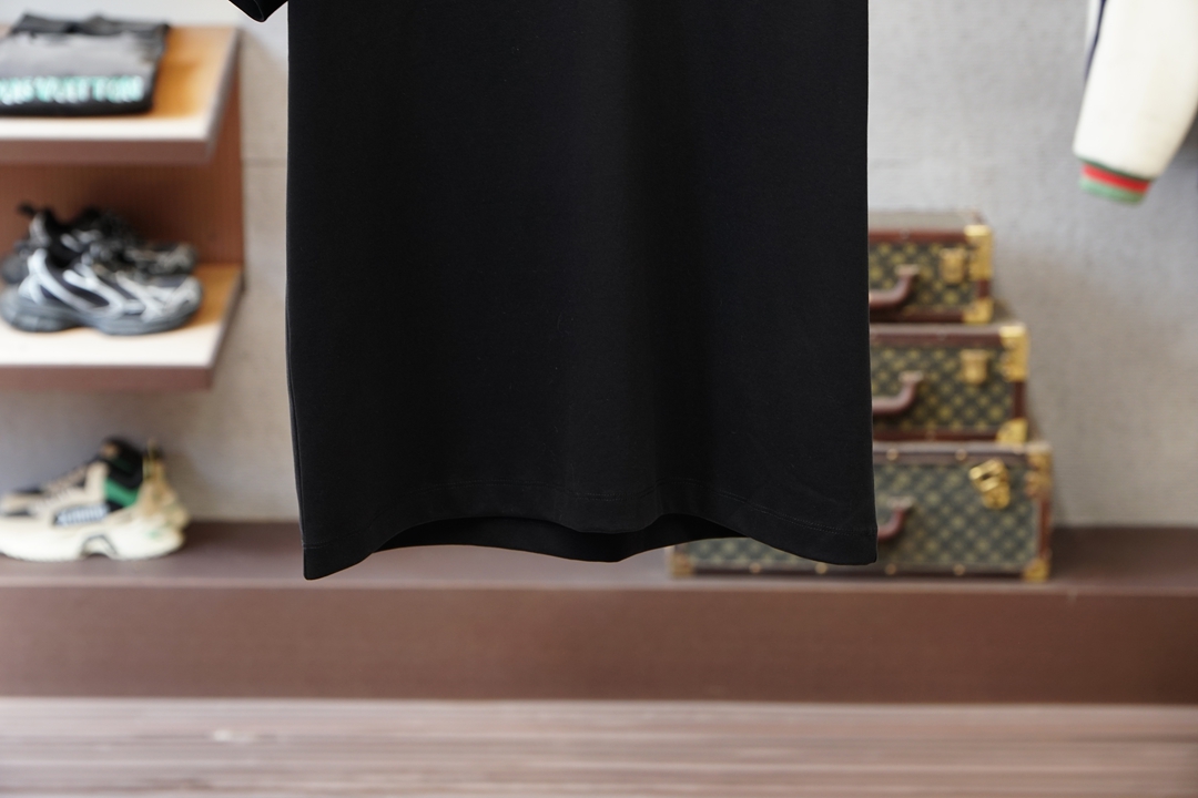 、2026ss新品上线🔥🔥🔥MM6 马吉拉，印花双面布短袖｜质感与设计的双重进阶甄选高支双面布面料，采用