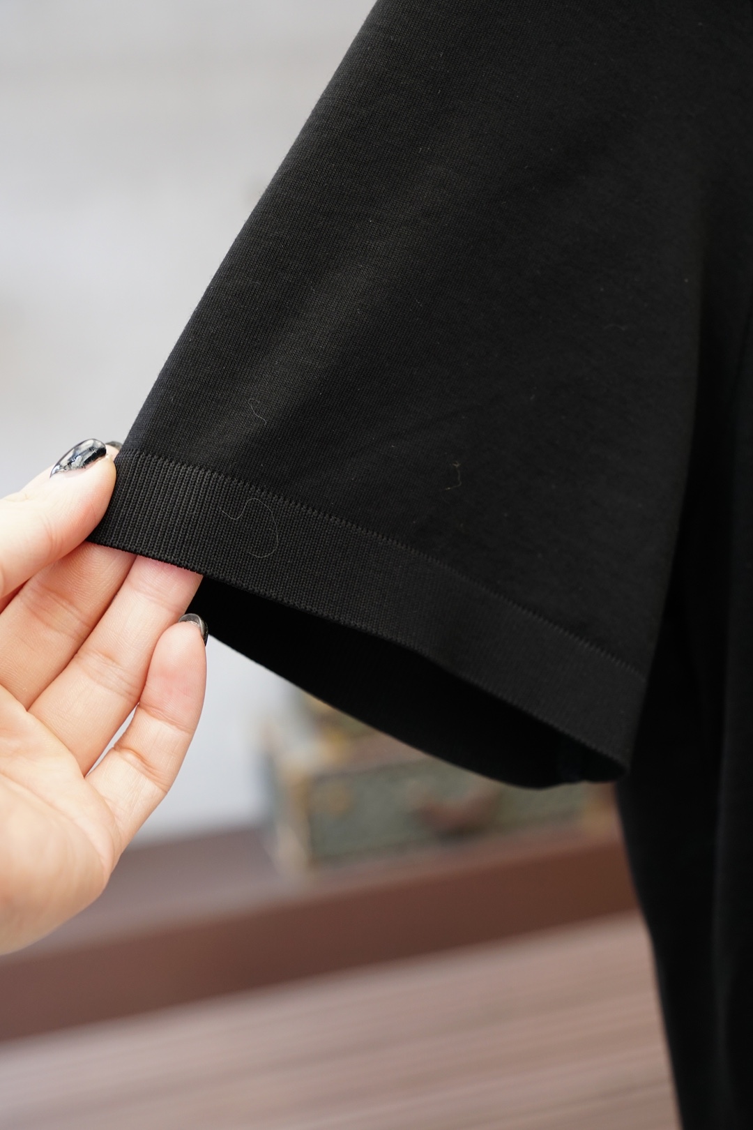 2026ss新品上线🔥🔥🔥FENDI 芬迪 男士经典刺绣针织圆领T恤甄选莱赛尔平纹起脚面料，兼具丝滑垂坠