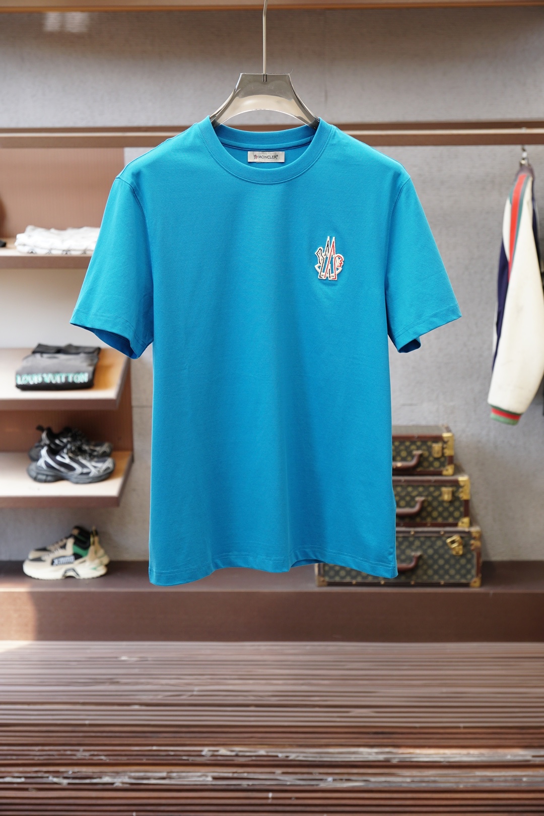 2026ss新品上线🔥🔥🔥Mo*cler. 蒙口短袖T恤以3D立体刺绣logo为标志性设计，面料采用高品