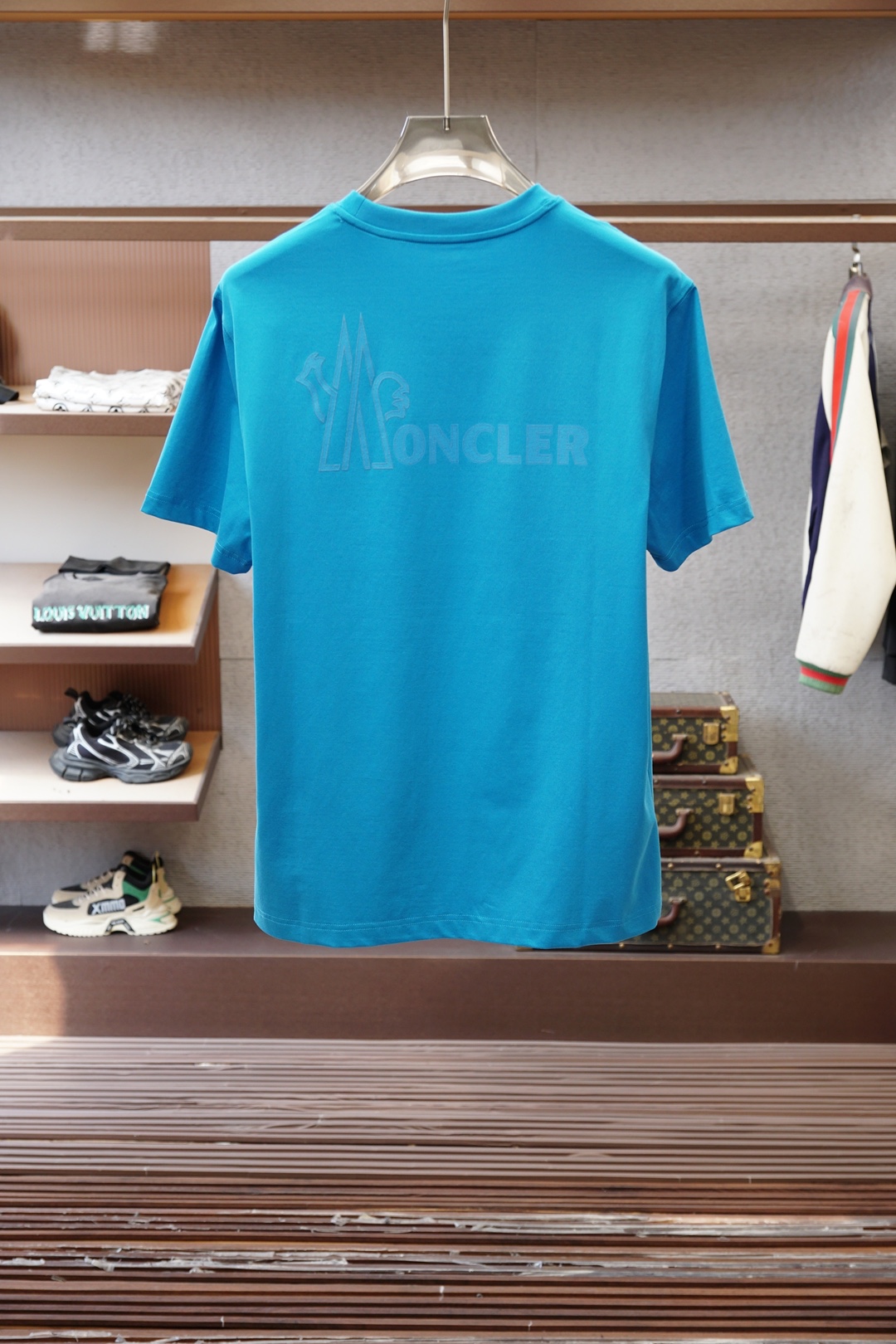 2026ss新品上线🔥🔥🔥Mo*cler. 蒙口短袖T恤以3D立体刺绣logo为标志性设计，面料采用高品