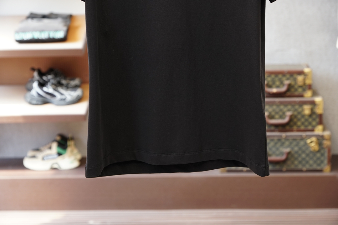 DG 2026ss新品上线🔥🔥🔥 Dolce & Gabban*.杜嘉班纳男士百搭短袖 T 恤，时尚休闲