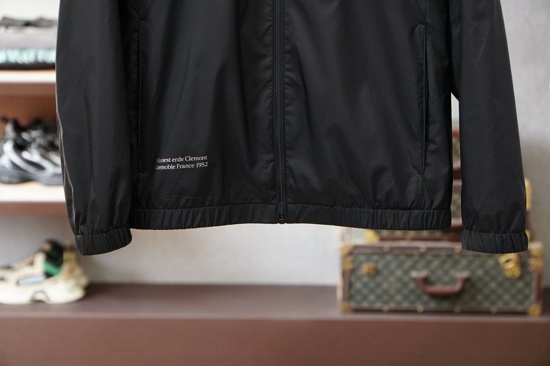 蒙口💜「2026」SS新品火爆上市💜💟质量💟工艺💟设计💟剪裁💌甄选定制高端夹克 兼具柔软亲肤与抗皱质感 