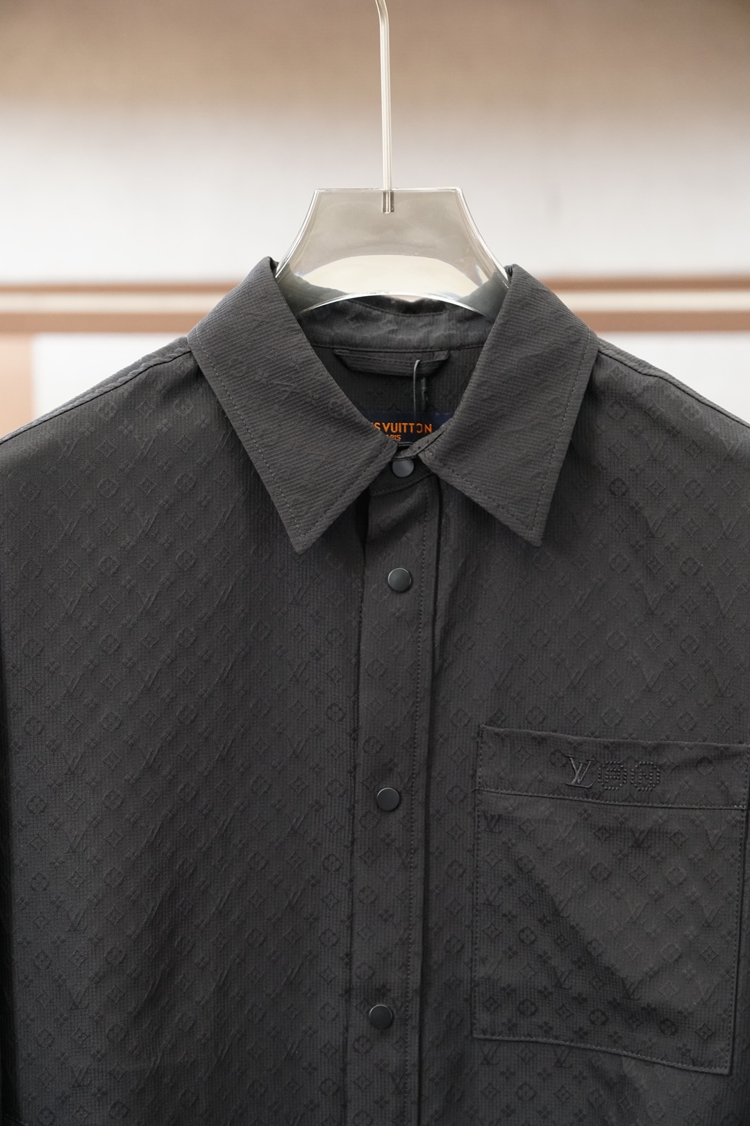 LV立领衬衣外套，提花面料时尚满满💜「2026」SS新品火爆上市💜💟质量💟工艺💟设计💟剪裁💌甄选定制高端