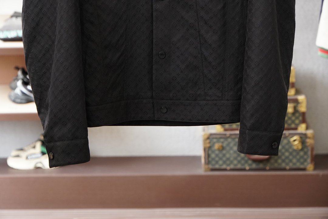 Lv 2026ss春季新款外套，衬衣立领时尚个性、提花料子层次感情，进口YKK五金全高端版本！高定专柜面