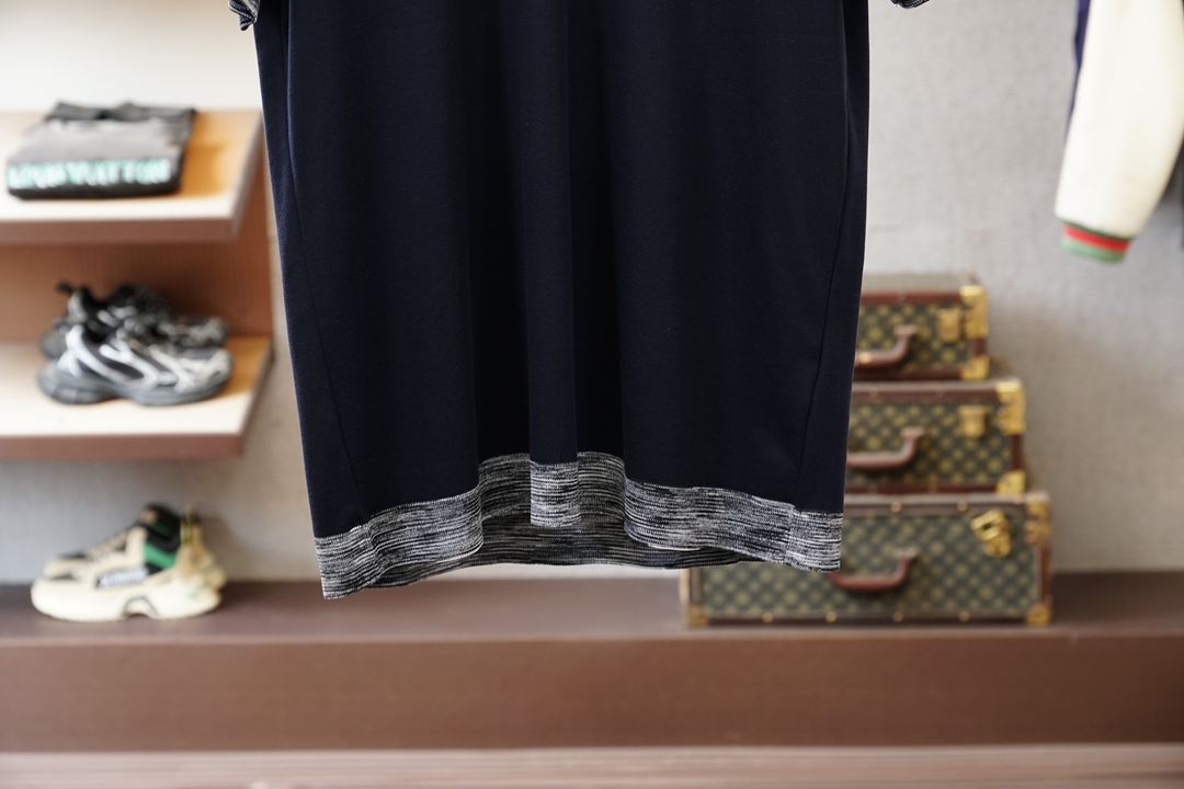 Loro piana-2026新款；春夏新款短袖，面料控必入款-采用进口高密度皮专柜定制丝光朱地/质地温