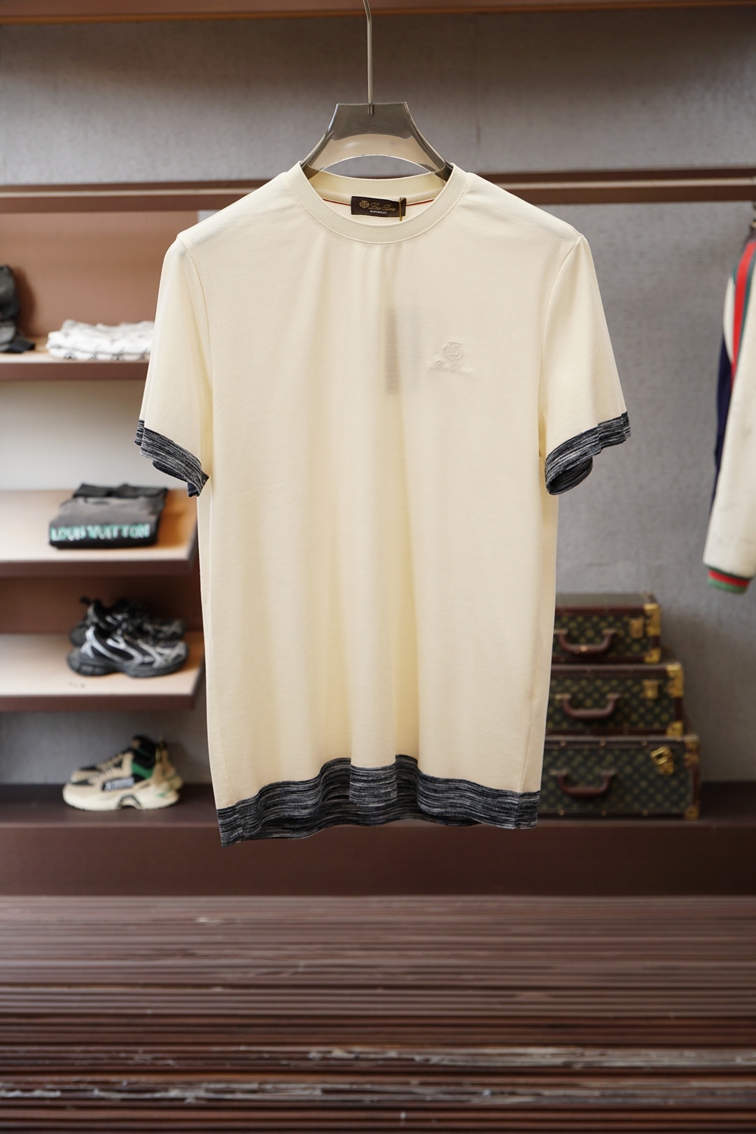 Loro piana-2026新款；春夏新款短袖，面料控必入款-采用进口高密度皮专柜定制丝光朱地/质地温