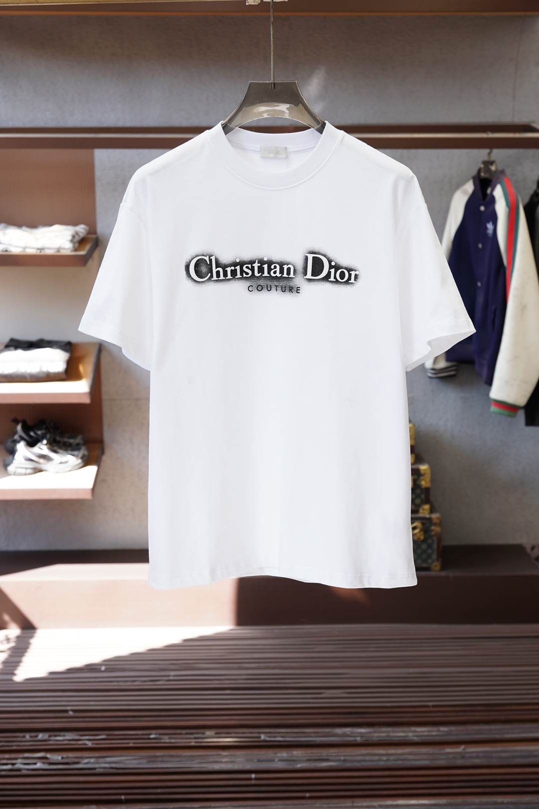 Dior迪奥-2026春夏新款首发专柜最新款短袖圆领T恤 高端订制 设计前卫时尚！品牌logo重工艺设计