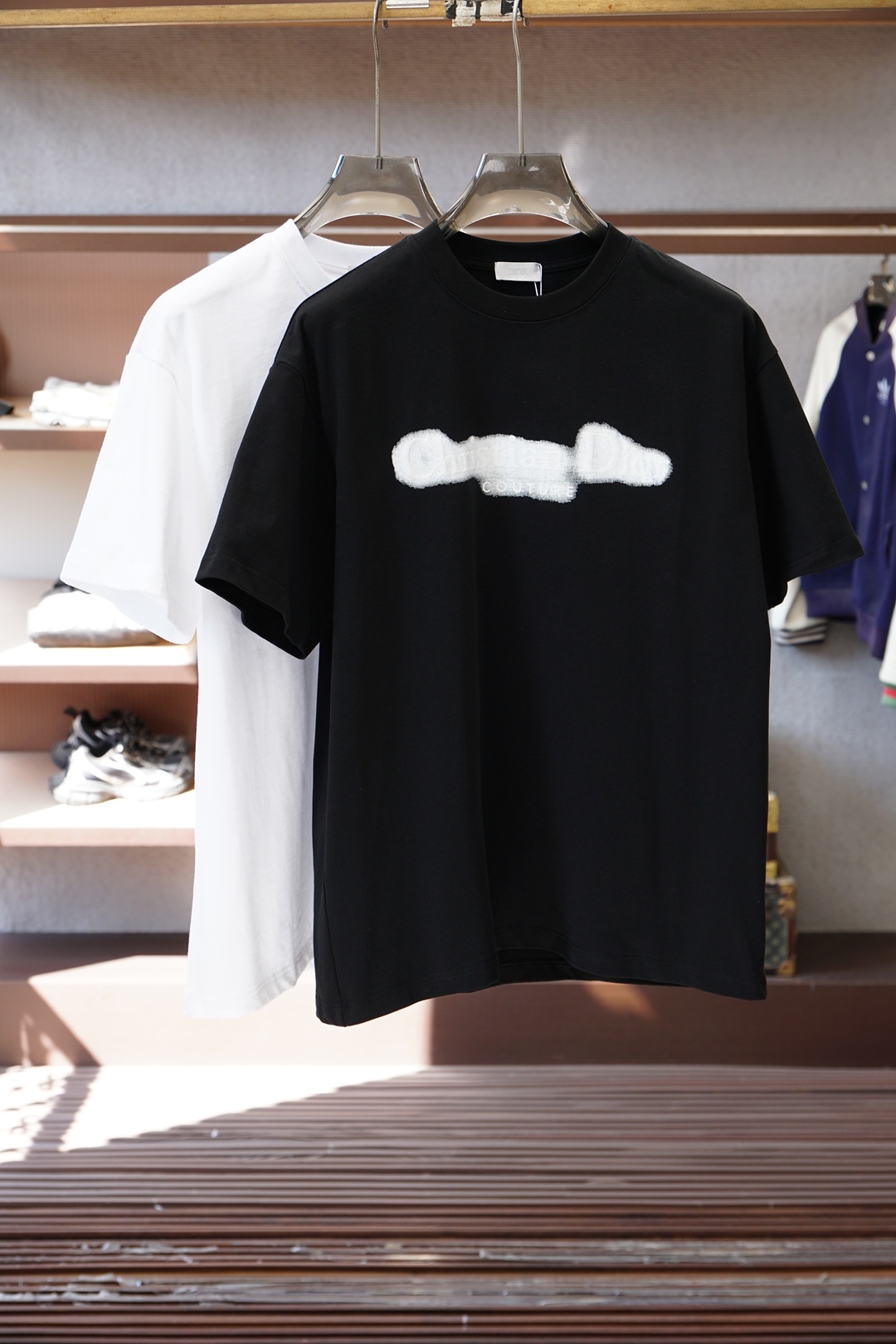 Dior迪奥-2026春夏新款首发专柜最新款短袖圆领T恤 高端订制 设计前卫时尚！品牌logo重工艺设计