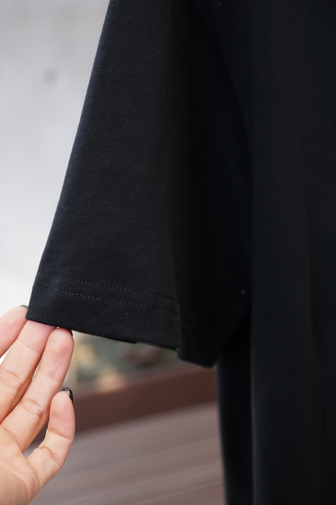 LV 路易威登-2026春夏新款首发专柜最新款短袖圆领T恤 高端订制 设计前卫时尚！品牌logo重工艺设