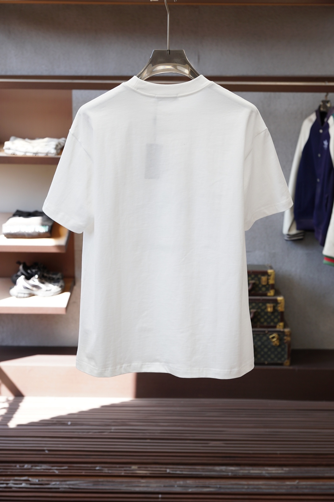 Prada普拉达-2026春夏新款首发专柜最新款短袖圆领T恤 高端订制 设计前卫时尚！品牌logo重工艺