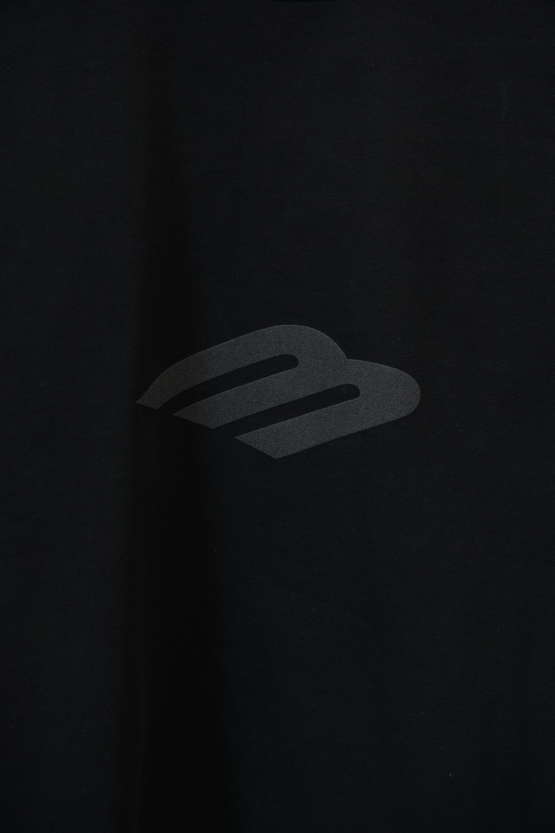 巴黎世家-2026春夏新款首发专柜最新款短袖圆领T恤 高端订制 设计前卫时尚！品牌logo重工艺设计 高